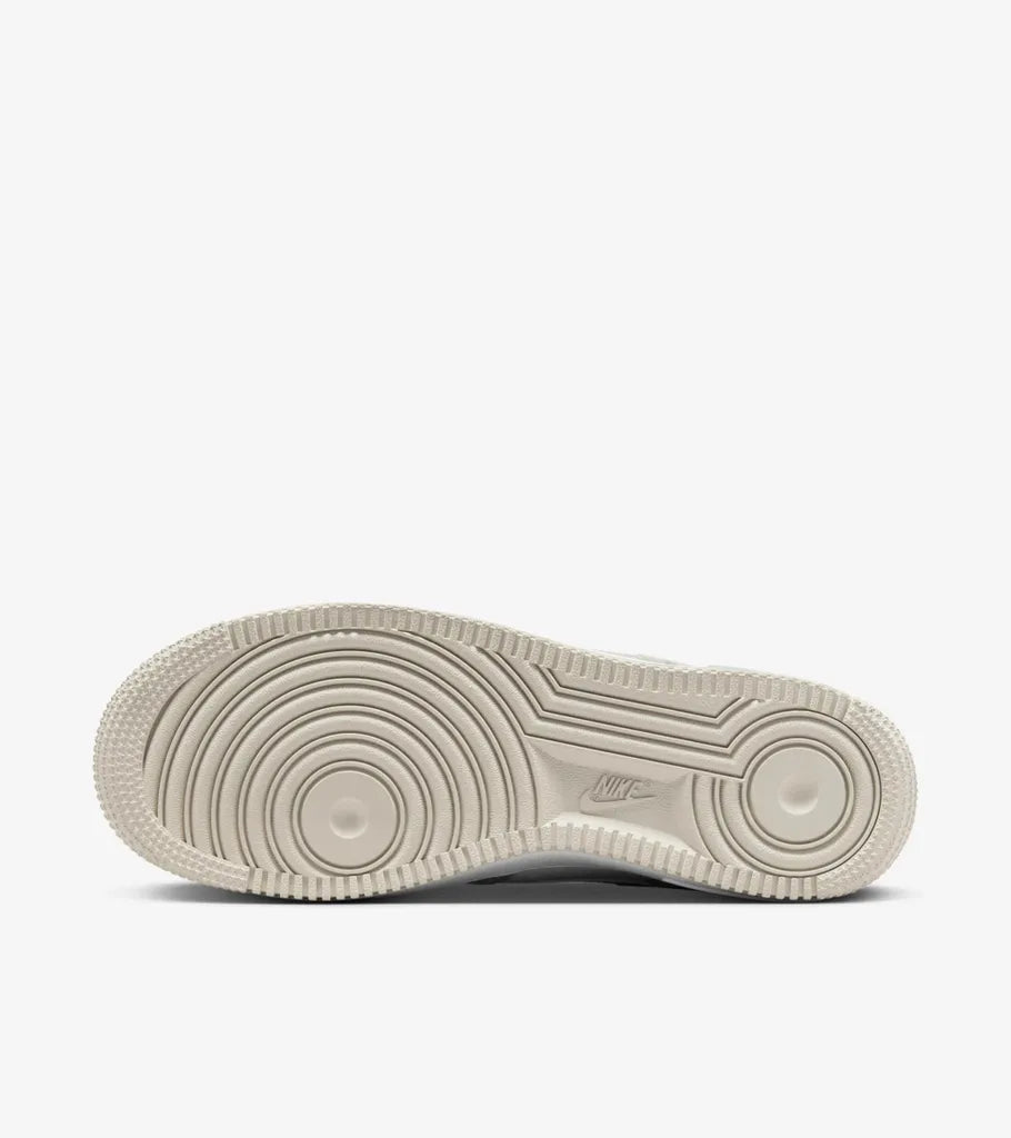 Nike Air Force 1 07 Premium Men's Shoes