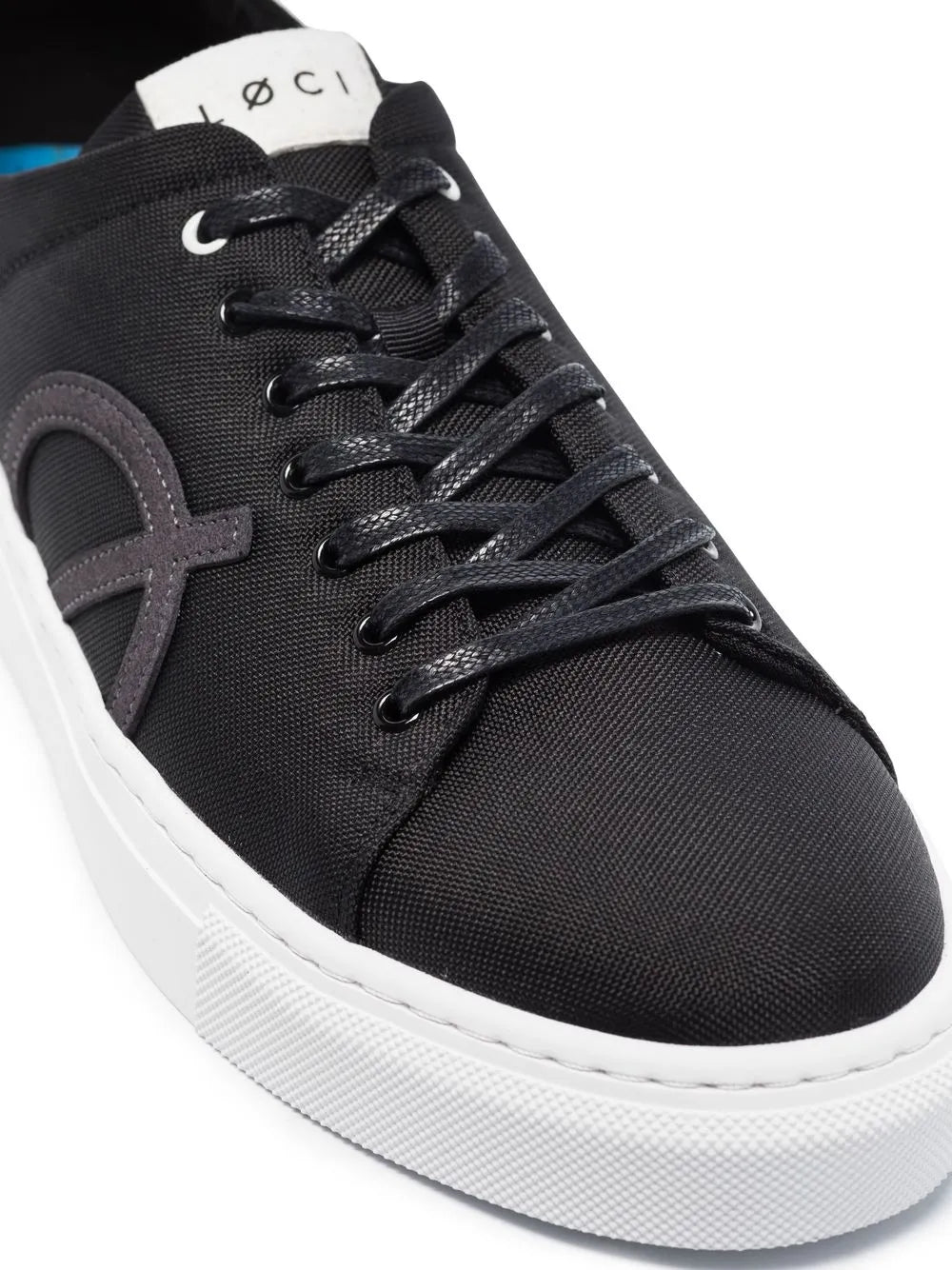 L i Loci Nine Sneakers