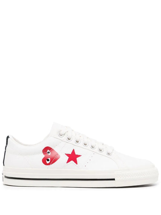 Comme Des Gar ns Play X Converse X Converse One Star Sneakers