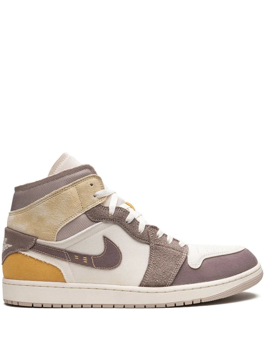 Air Jordan 1 Mid Se Taupe Haze Sneakers