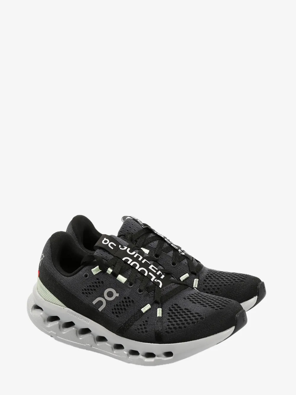 On Running On Cloud Surfer Trainers