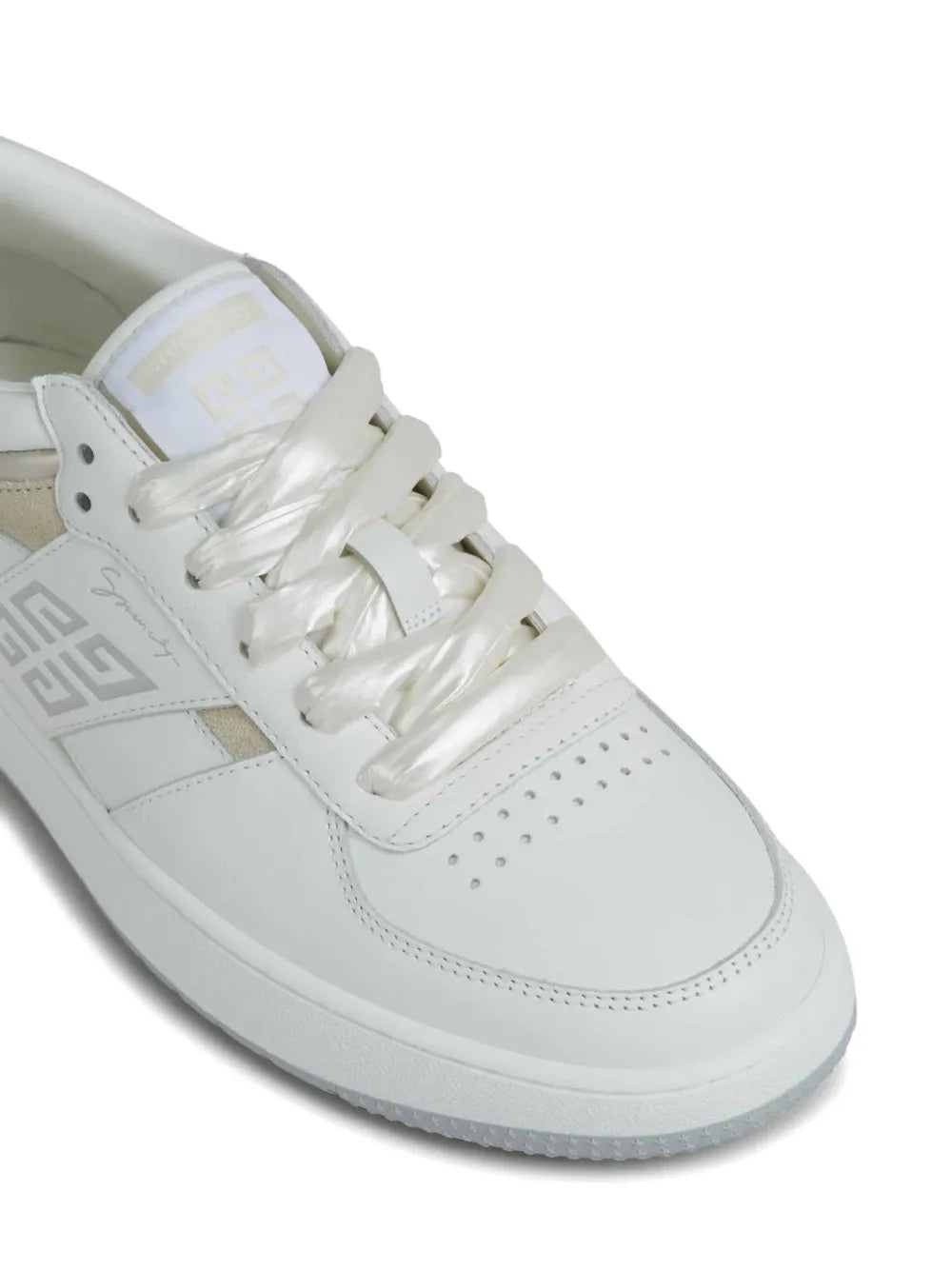 Givenchy G Move