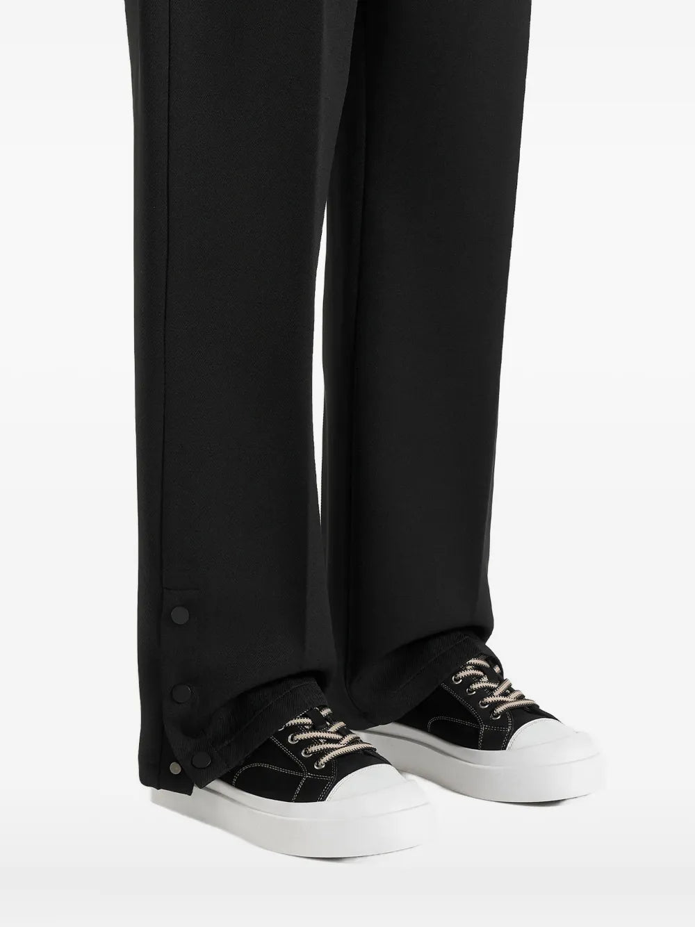 Mani e De Voir Vienna Contrast-Stitch Suede Sneakers
