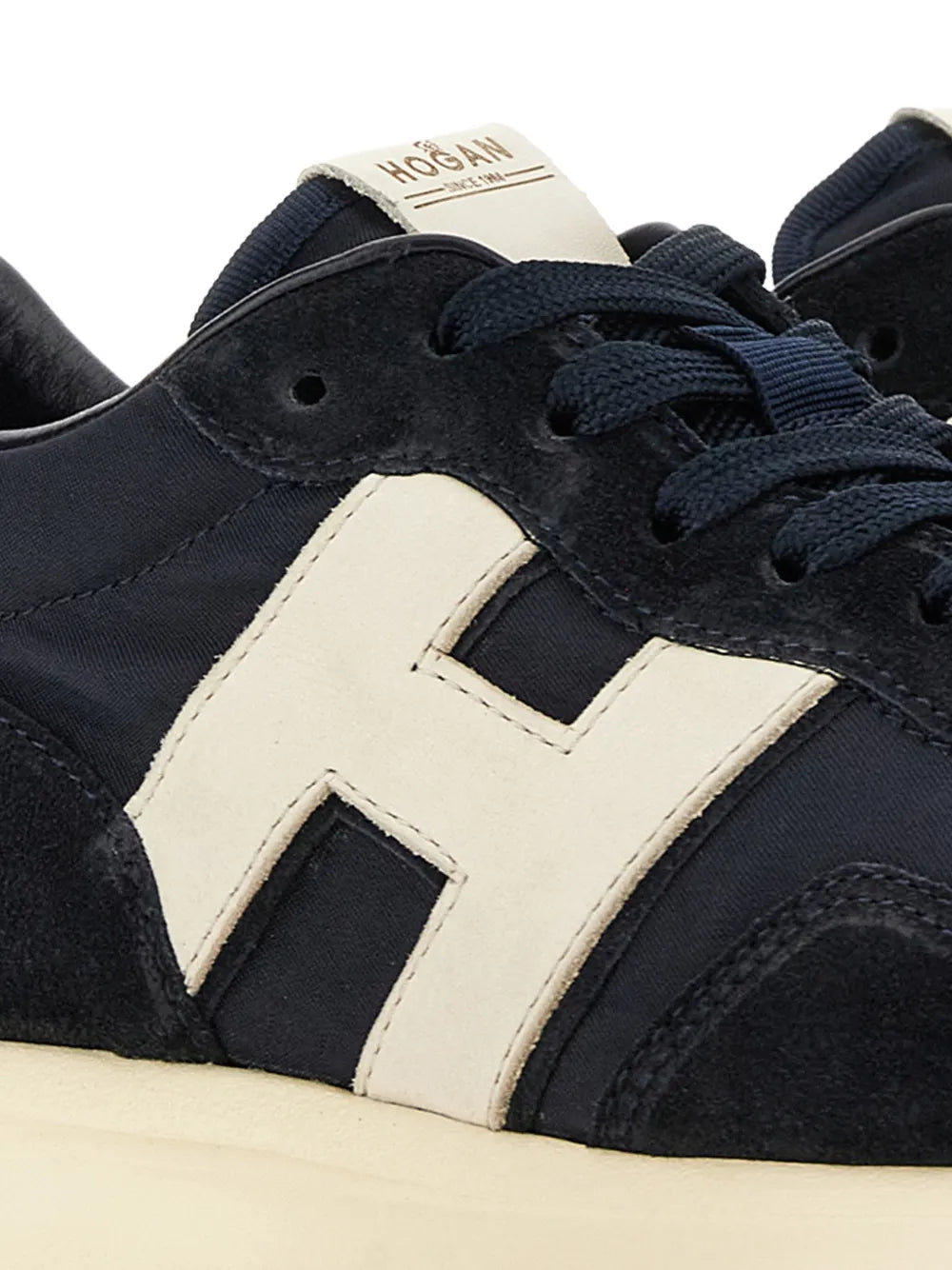 Hogan H601 Logo-Detail Sneakers
