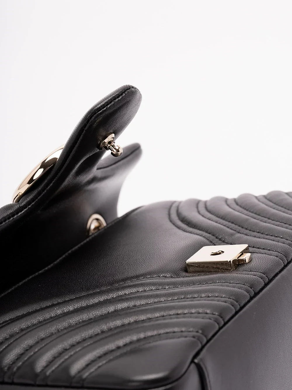 Gucci Women `Gg Marmont` Medium Shoulder Bag