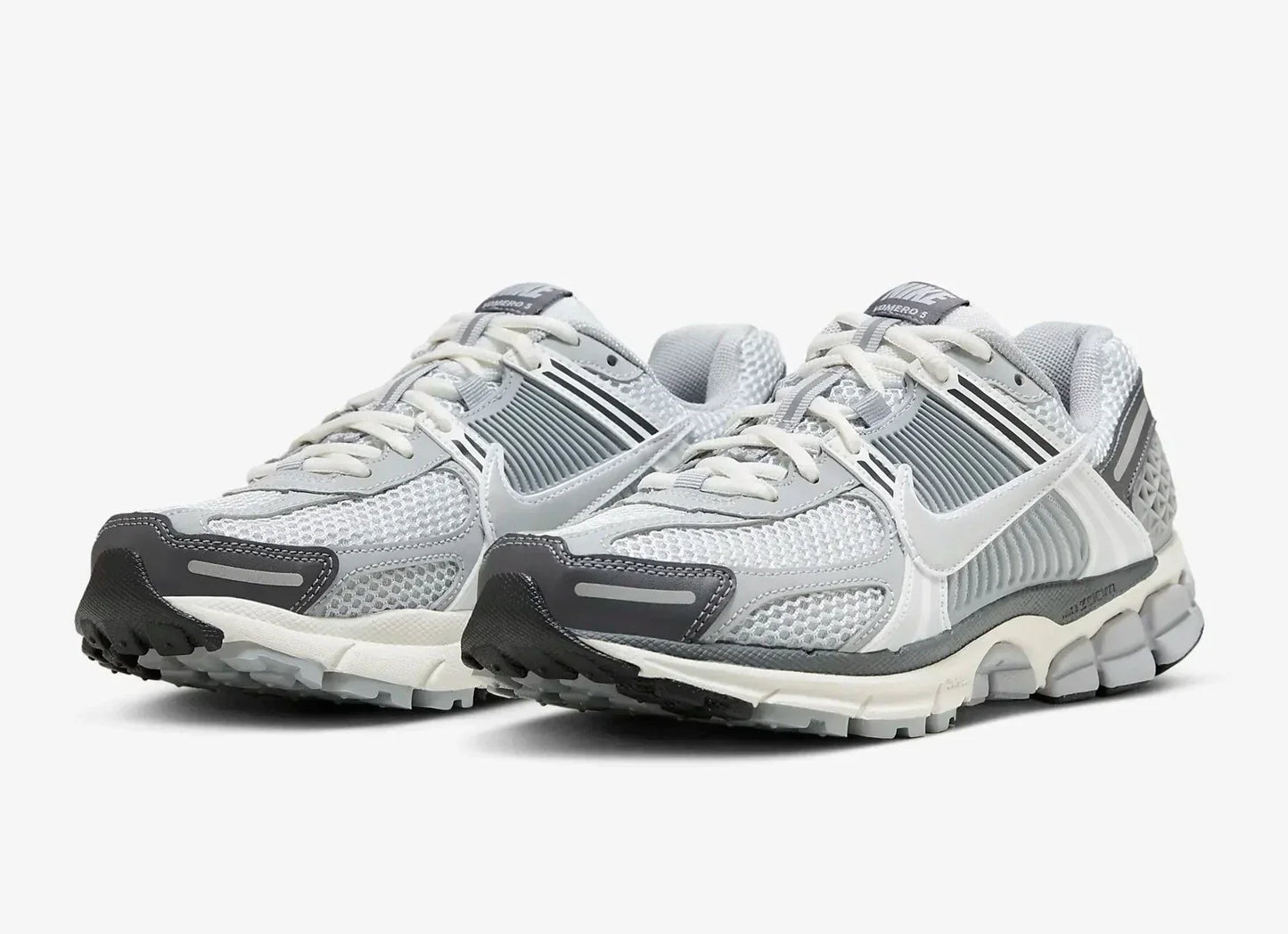 Nike Air Zoom Vomero 5 Shoes