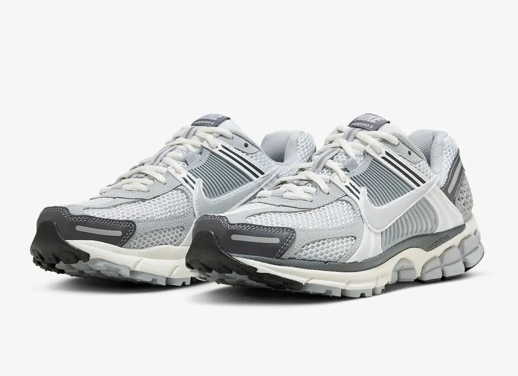 Nike Air Zoom Vomero 5 Shoes